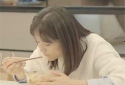 娱乐吃瓜酱男闺蜜,吃瓜酱与男闺蜜的甜蜜日常